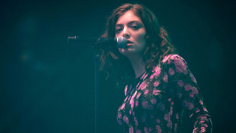 Confiesa Lorde que su nuevo disco está a punto de salir del horno