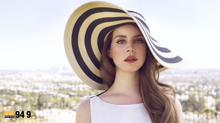 Lana del Rey protesta contra tiroteos en EU y lanza tema “Looking for America”