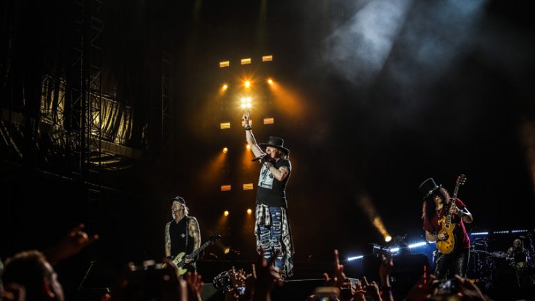 Pospone Guns N’ Roses su gira por Estados Unidos y Canadá