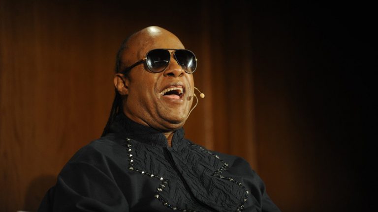 Stevie Wonder regresa a la escena musical con dos nuevas canciones