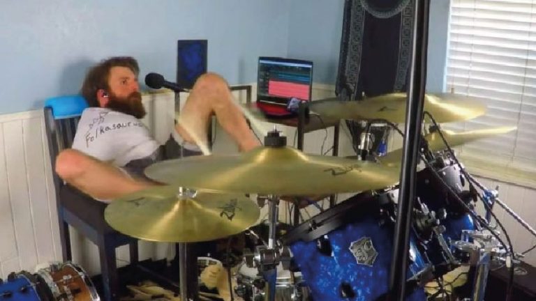 Hombre sin manos, toca batería con los pies ¡Tienes que verlo!