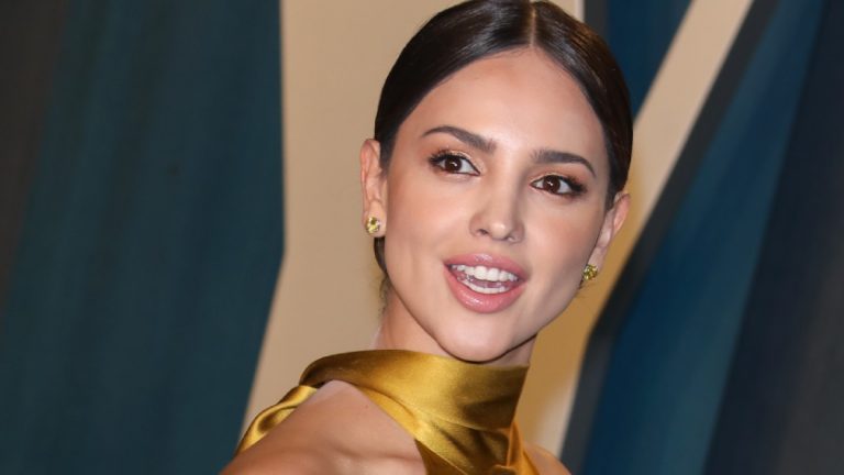 Eiza González colabora con lujosa firma de moda