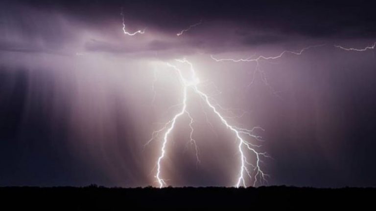 ¿Qué fue lo que cayo esta madrugada en la CDMX?: Trueno, rayo o relámpago