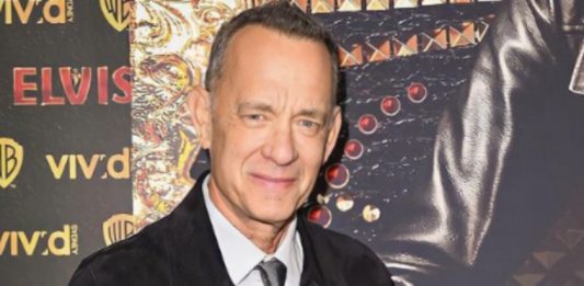 Tom Hanks enfada después de que fans empujan a su esposa