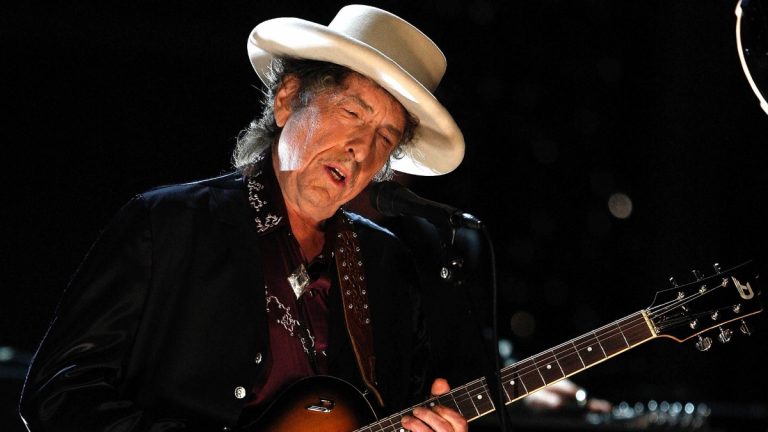 Bob Dylan recluta actores para narrar su audiolibro