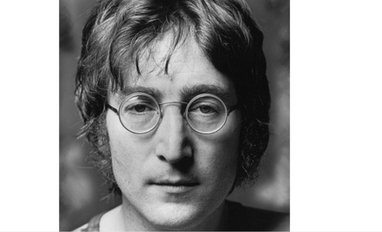 Subastan carta que firmó John Lennon antes de su muerte 