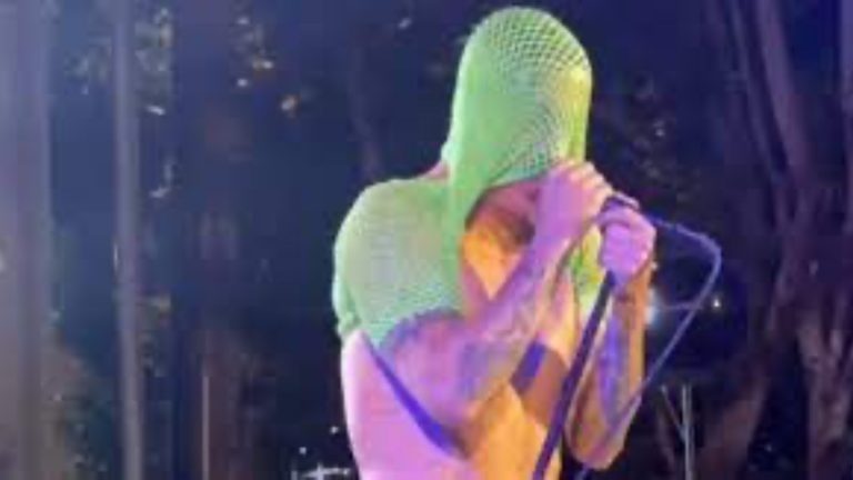 Red Hot Chili Peppers hace cover de Smell Like Teen Spirit 