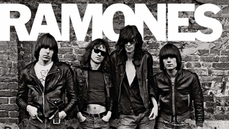 Venden legendaria música de Ramones por 10 mdd