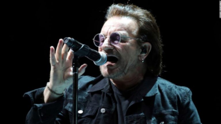 Bono hará obra teatral sobre su libro “Stories of Surrender”