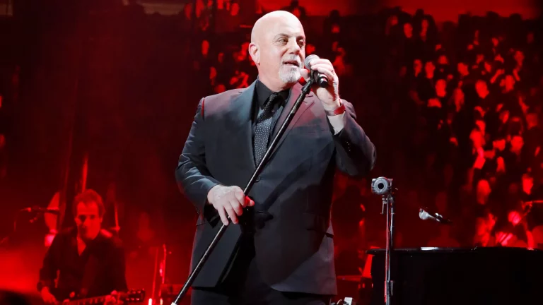 Billy Joel rinde homenaje a Jeff Beck