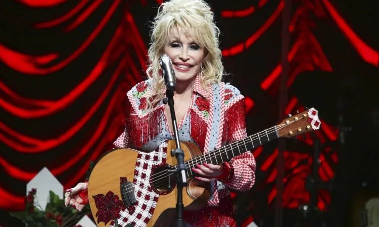 Dolly Parton anuncia a increíbles colaboradores de su próximo disco de rock