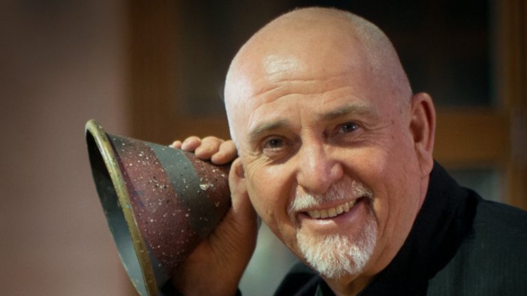 Peter Gabriel lanzará una nueva canción cada luna llena