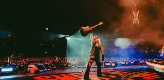 Def Leppard y Mötley Crüe llegan a México con “The World Tour”, quienes llenaron el Foro Sol con 60 mil personas.