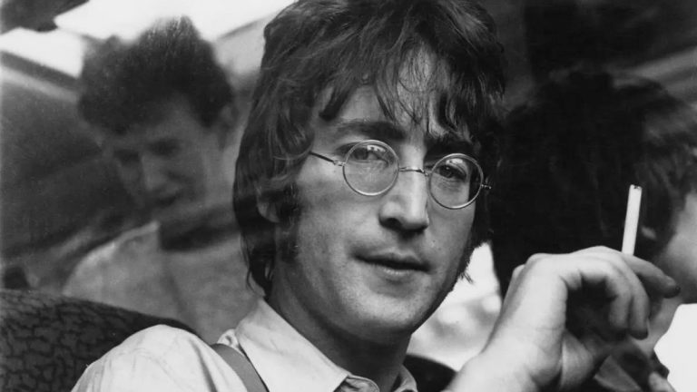 Anuncian documental de John Lennon