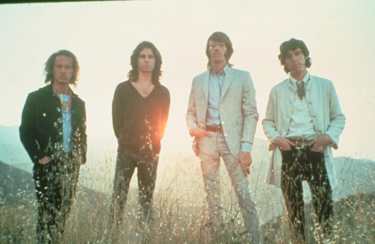 Miembros de The Doors venden parte de sus derechos