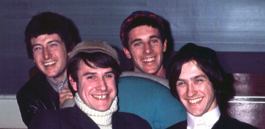 La banda británica, The Kinks celebran 60 años de existencia este 2023, con el lanzamiento de una antologia.