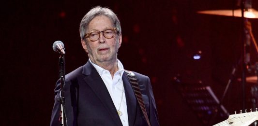 El compositor de 77 años, Eric Clapton anunció la organización de unos de conciertos tributo para al recientemente fallecido Jeff Beck.