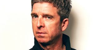Noel Gallagher declaró que su yo más joven odiaría su colaboración con Damon Albarn, integrante de la banda Blur.