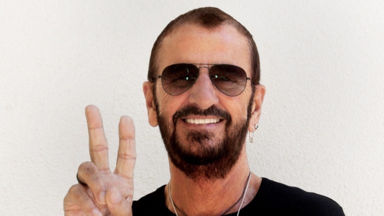 Ringo Starr retomará gira suspendida en 2022