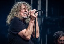 Robert Plant, cantante y líder la banda Led Zeppelin, nombró a “Immigrant Song” como la canción más ridícula que han escrito.