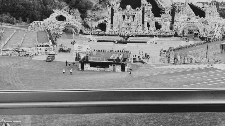 El recinto DreamVille, zona de campamento del Tomorrowland, abrió para los asistentes este 17 de julio de 2025, como se había previsto.