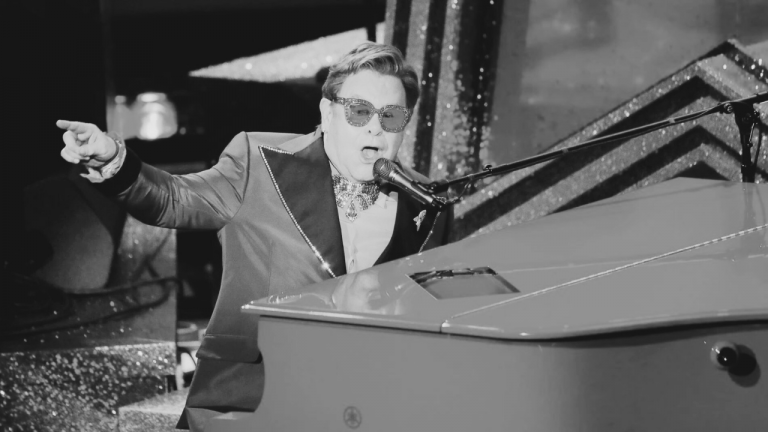 D£aler fue señalada por Elton John como “el mayor éxito” del álbum en el que colabora, impulsando así la promoción previa al lanzamiento.