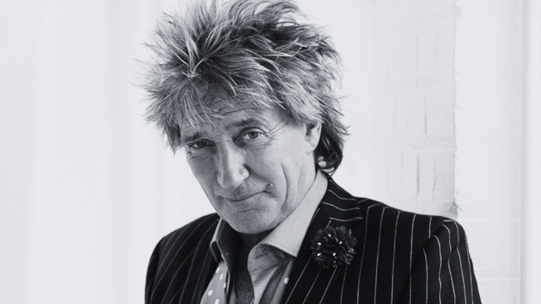 El propio Rod Stewart declaró durante un concierto que muchas de esas figuras murieron jóvenes por drogas, frase que también causó controversia.