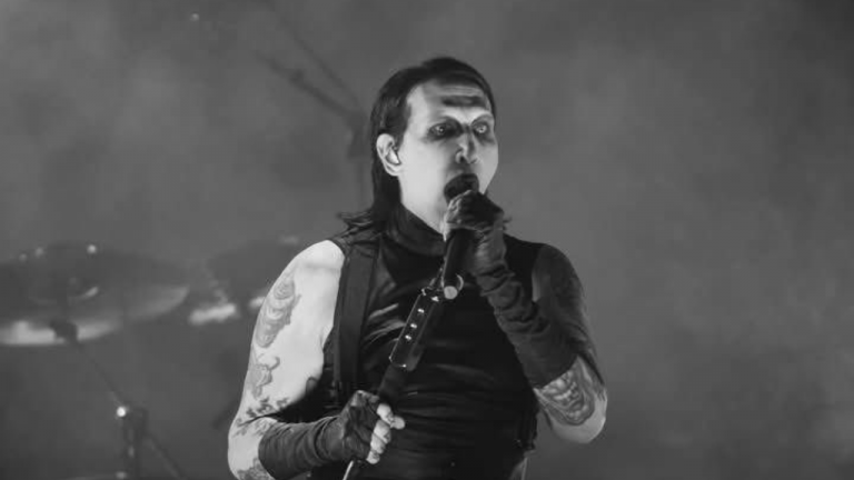 Marilyn Manson no hizo declaraciones públicas directas durante el concierto, pero sí hubo mensajes de apoyo hacia la diversidad musical.