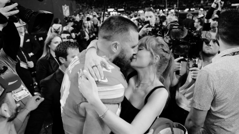 Taylor Swift y Travis Kelce han compartido detalles sobre su relación, que comenzó en julio de 2023, tras un concierto de Swift.