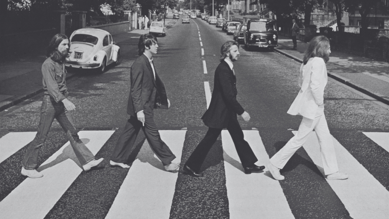 Esta toma, llamada "I've Just Seen a Face (Take 3)", muestra a los músicos de The Beatles durante su proceso creativo.