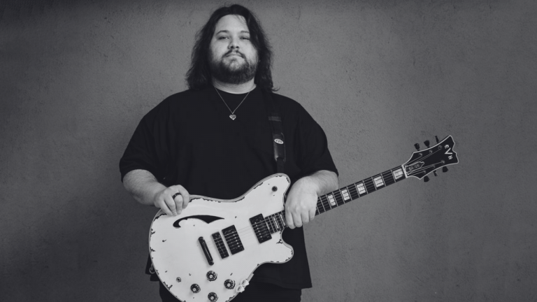 Algunos de los puntos importante de está entrevista, tuvieron que ver con la voz del Wolfgang como cantante principal.