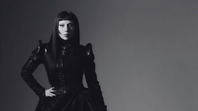 "Just Dance", de Lady Gaga, trata sobre una noche en la que la protagonista está ebria en una fiesta.