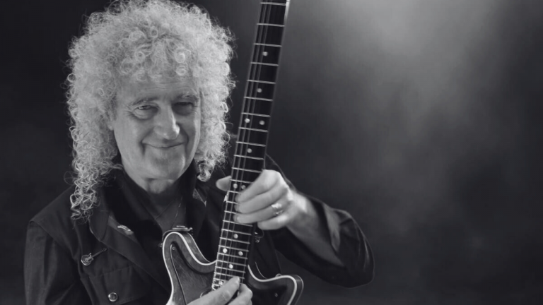 El momento más esperado fue la versión de "Bohemian Rhapsody" de Queen, comenzada por Boone al piano y luego acompañada por la icónica guitarra de Brian May