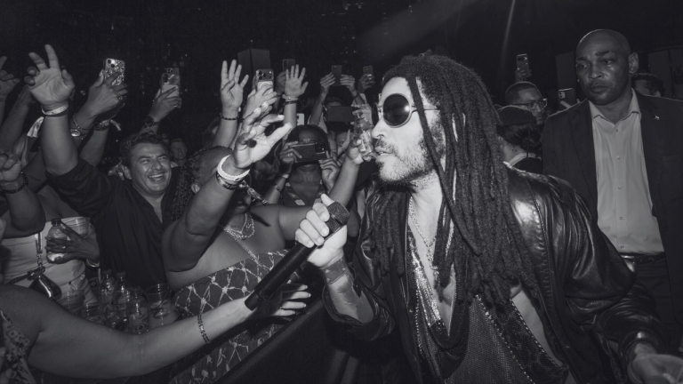 Lenny Kravitz también expresó su gratitud por la energía y el cariño que ha recibido durante su gira "Blue Electric Light" por Australia y Nueva Zelanda.