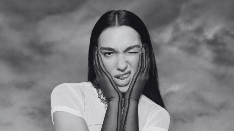 Además de la comida, el espacio contará con música y souvenirs, brindando una experiencia temática ligada a la carrera y estilo de Dua Lipa.