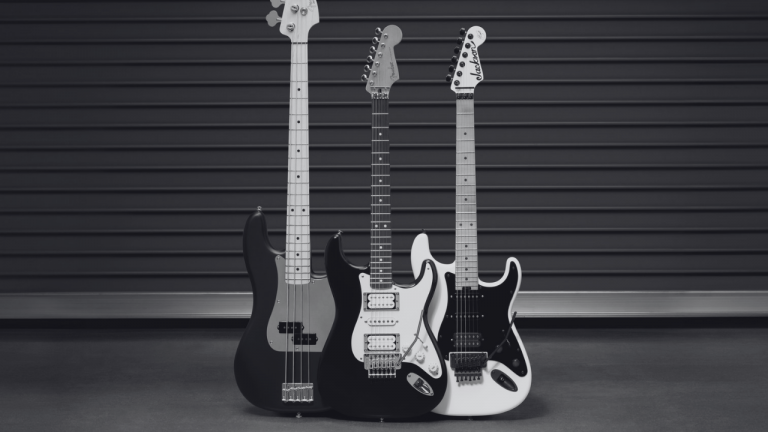 Fender Musical Instruments Corporation diseñó los modelos con detalles auténticos para coleccionistas y guitarristas.