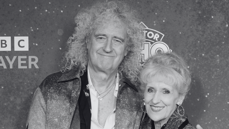 Queen confirma fin de giras mundiales. Anita Dobson, esposa del guitarrista de Queen, Brian May, habló con The Mirror sobre el futuro de la banda