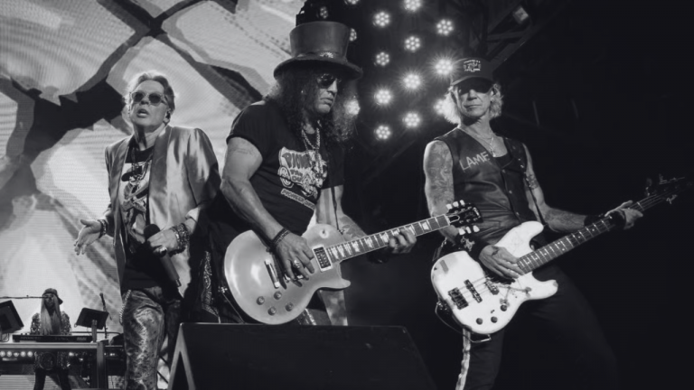 Guns N' Roses anuncia teloneros para su gira 2026. The Black Crowes y Public Enemy encabezan los teloneros de la gira mundial de Guns N' Roses