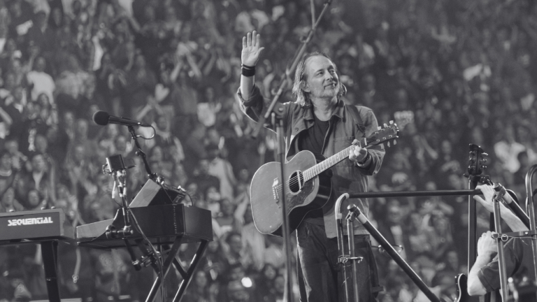 Radiohead manifestó su pesar por la necesidad de posponer sus conciertos y agradeció el apoyo de sus seguidores en este difícil momento.